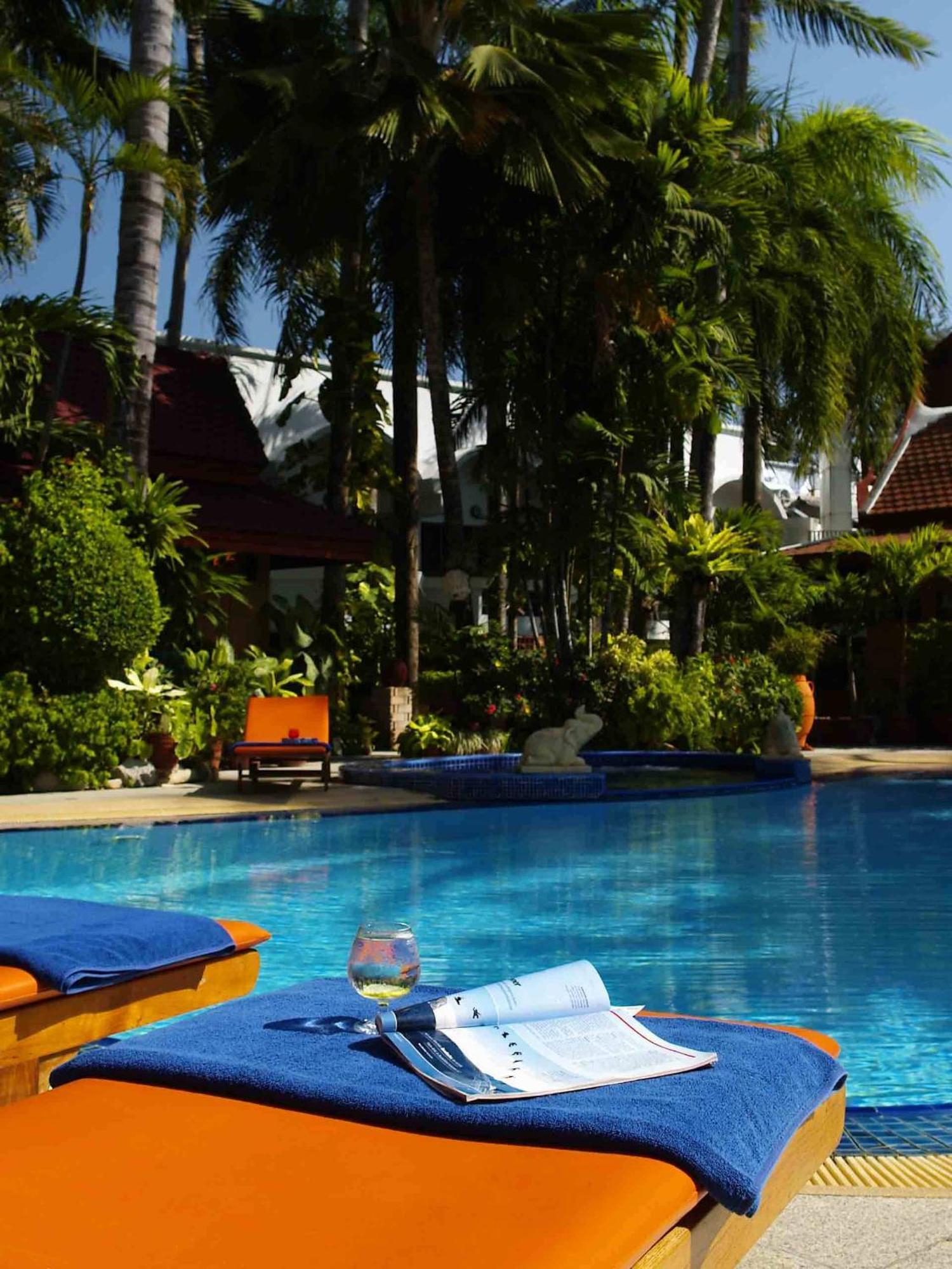 Safari Beach Hotel Patong Exteriör bild