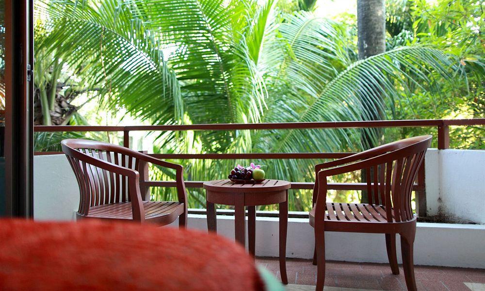 Safari Beach Hotel Patong Exteriör bild